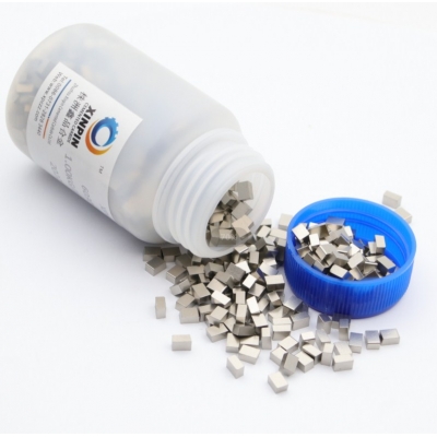 Metal cutting saw tips for TCT circular saw blades